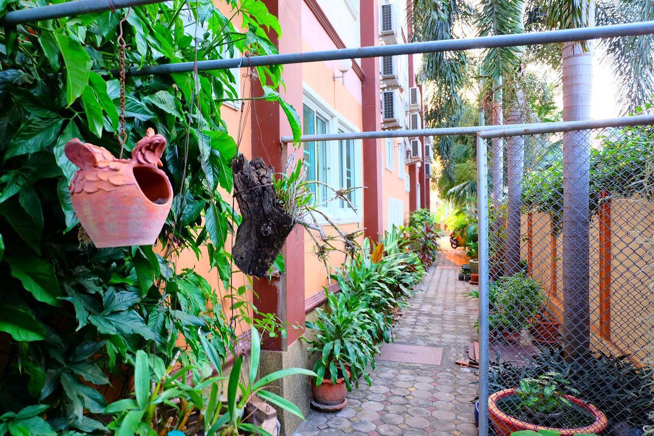 Siam House Interplace Lop Buri Eksteriør billede